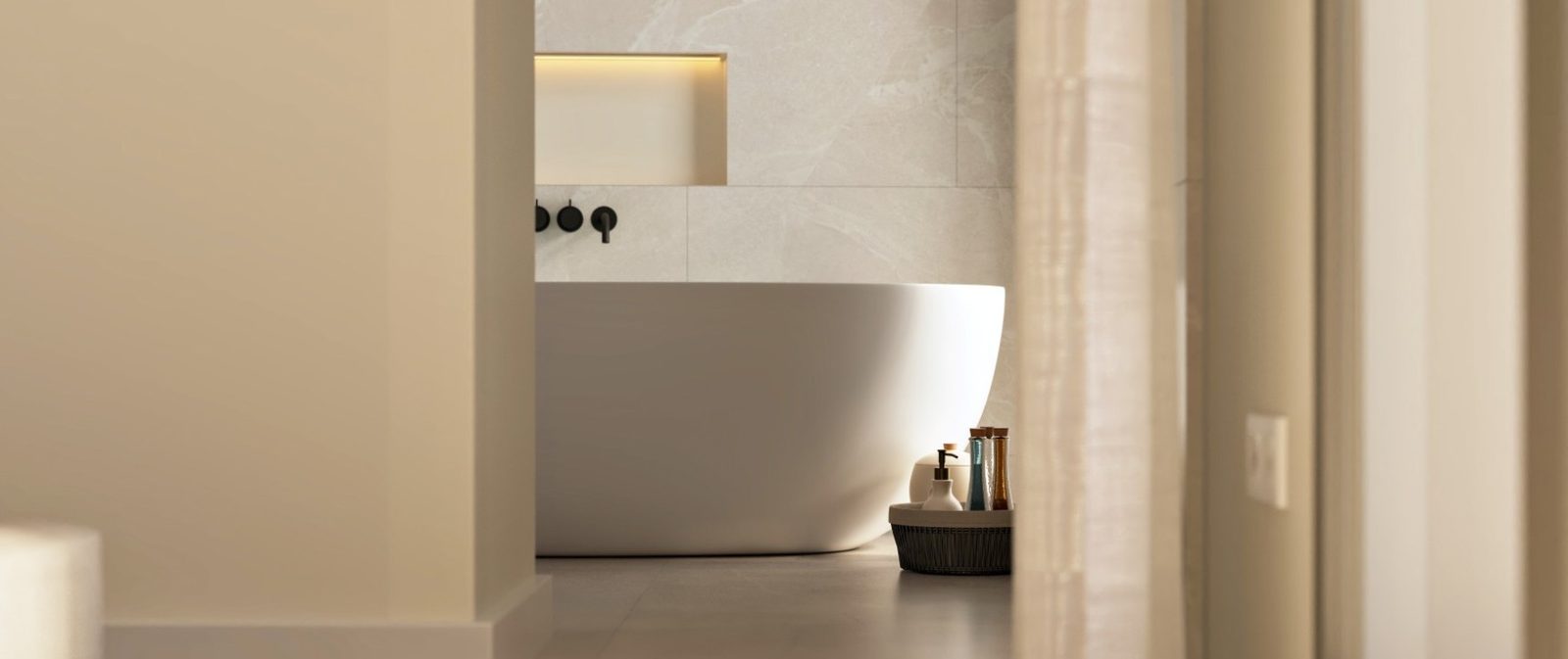 Freestanding bathtub in a modern bathroom of a 2-bedroom apartment in Calvia - The Estates