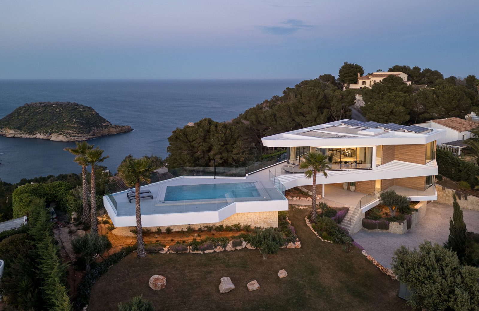 Stunning panoramic sea views of a 5-bedroom villa in Portixol - The Estates
