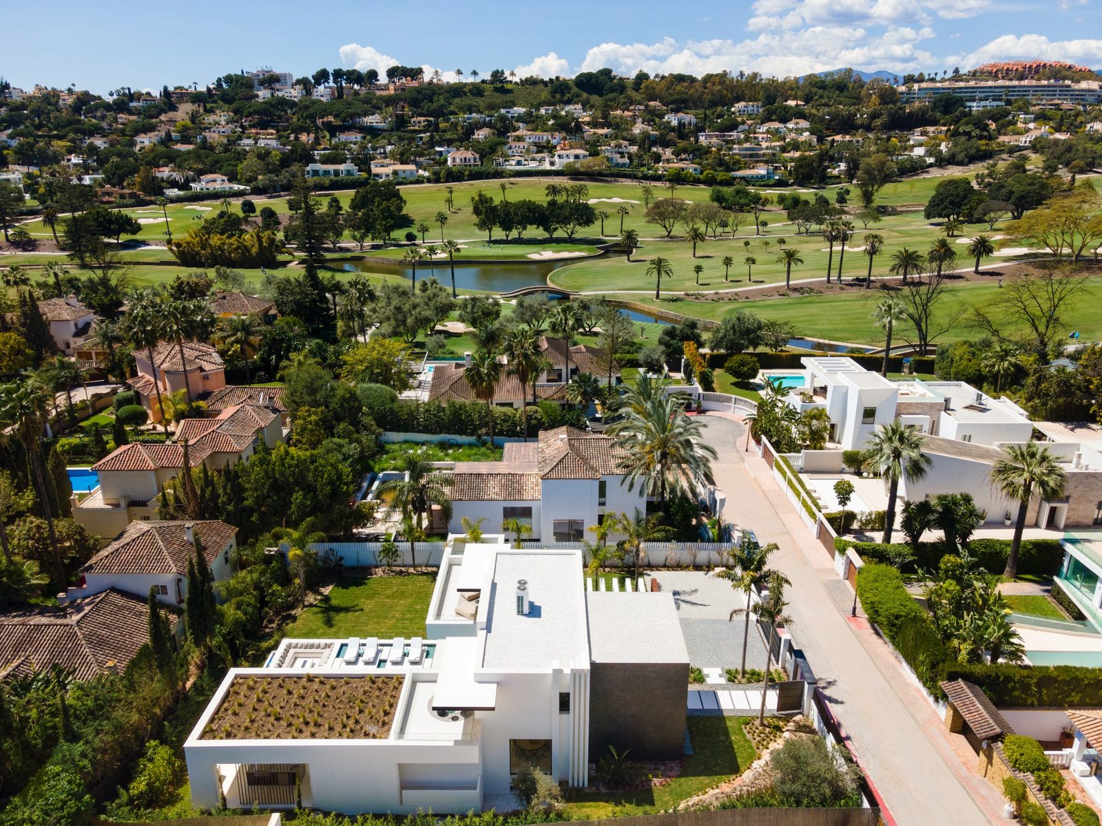 Aerial view of villas and golf course in Las Brisas, Marbella, Málaga - The Estates