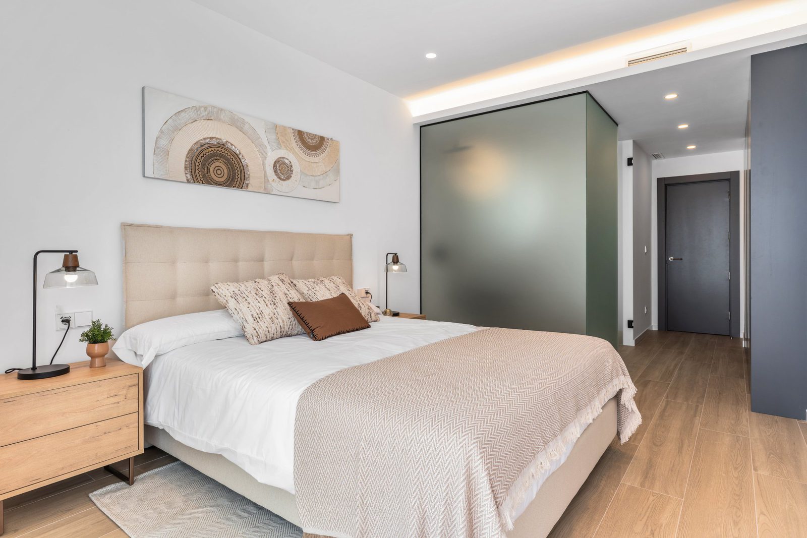 A stylish bedroom in a 3-bedroom apartment in Benitachell - The Estates