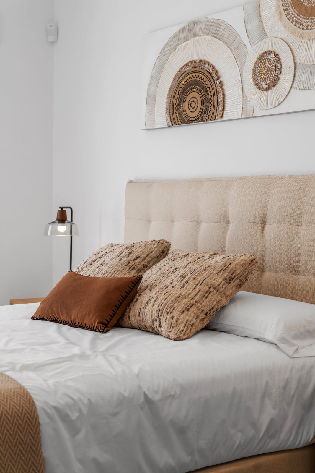 Stylish bedroom decor in a 3-bedroom apartment in Benitachell - The Estates